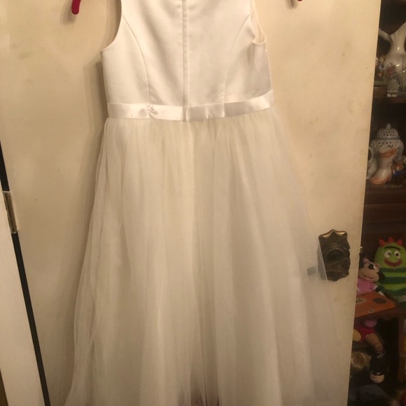 David's Bridal White Flower Girl Dress Size 10, Tulle, Formal, Special Occasion - Picture 2 of 6